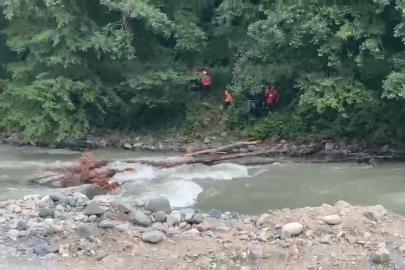 Aranan kayıp kişi ölü bulundu. Arama ekibinin botu devrildi, bir personel hayatını kaybetti