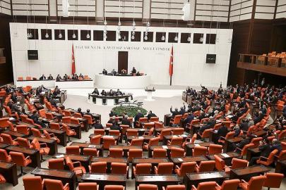 Torba yasa teklifi yasalaştı. Emniyet, basın ve taksicileri ilgilendiriyor