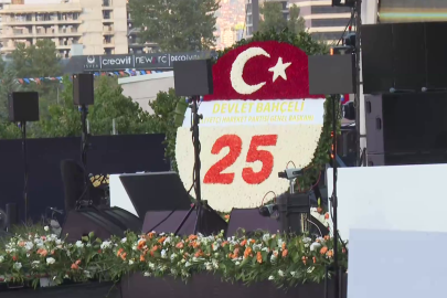 AK Parti 25'inci yaşını kutluyor. Bahçeli'den özel çelenk
