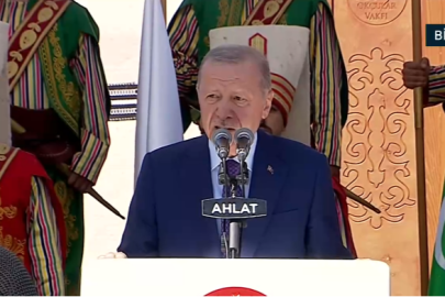 Cumhurbaşkanı Erdoğan: Malazgirt'e giden yol Ahlat'tan açılmıştır