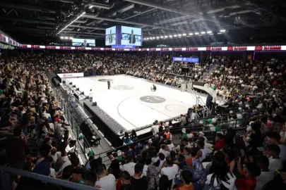 Çayırova Belediyesi Spor Kompleksi'ne görkemli açılış