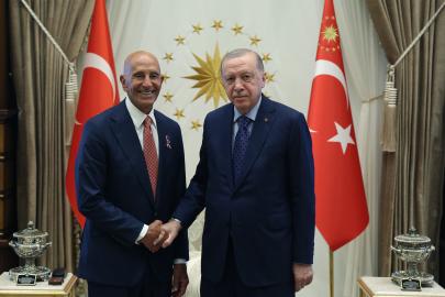 Cumhurbaşkanı Erdoğan, ABD'nin Ankara Büyükelçisi Barrack ile Temsilciler Meclisi Üyesi Issa'yı kabu